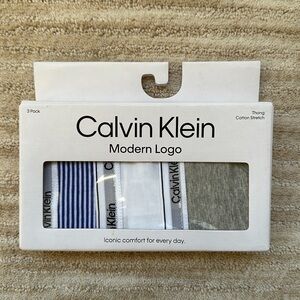 Calvin Klein Women's Carousel Cotton 3-Pack Thong Underwear QD5209-905 Siz Small